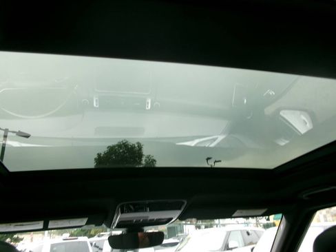 Used 2018 Land Rover Range Rover Sport HSE image 20