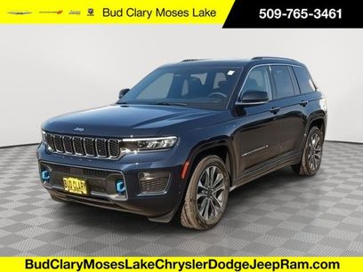 New 2023 Jeep Grand Cherokee Overland w/ Rear Seat Video Group I