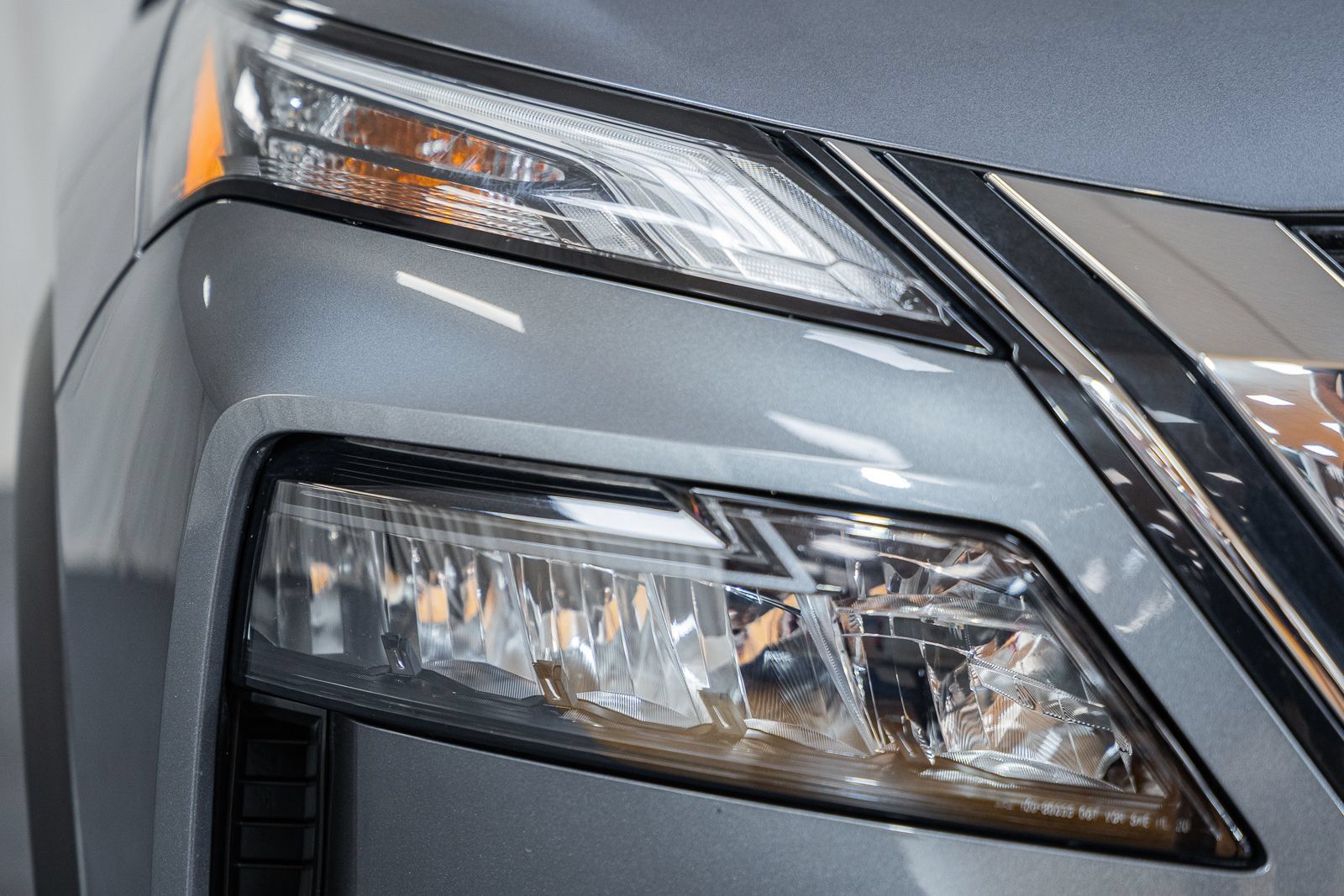 Used 2021 Nissan Rogue S FWD image 8