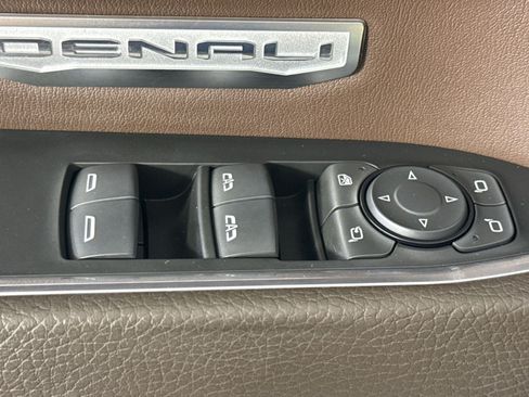 Used 2024 GMC Sierra 1500 Denali w/ Denali Reserve Package AWD/4WD image 15