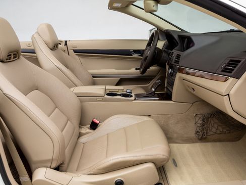 Used 2011 Mercedes-Benz E 550 Cabriolet image 27