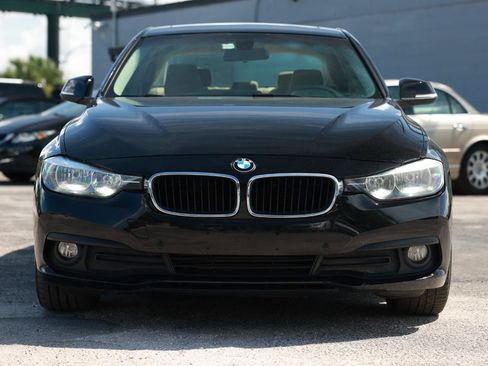 Used 2017 BMW 320i xDrive Sedan AWD/4WD image 17