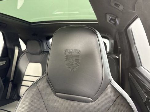 Certified 2023 Porsche Cayenne Turbo AWD/4WD image 40