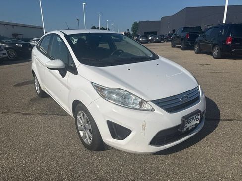 Used 2012 Ford Fiesta SE FWD image 3