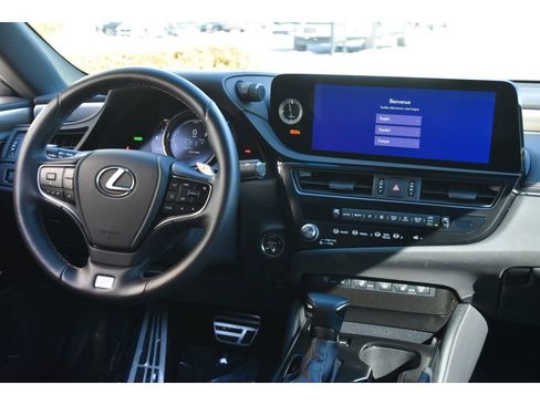 Used 2024 Lexus ES 300h F Sport image 18