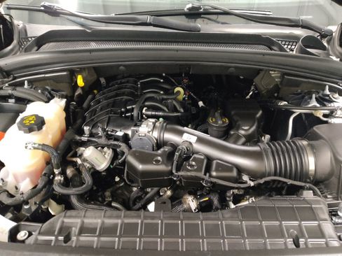 Used 2023 Jeep Grand Cherokee Laredo AWD/4WD image 30