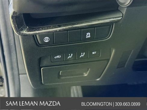 Used 2020 MAZDA MAZDA3 Premium image 10