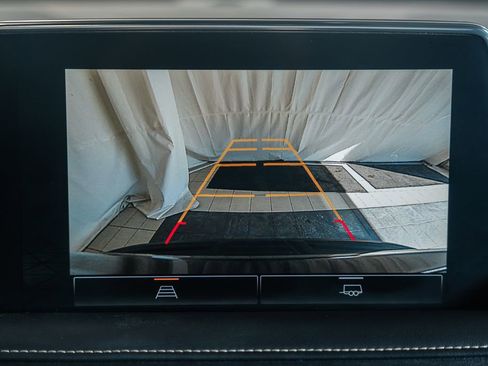 Used 2023 GMC Yukon SLT image 53