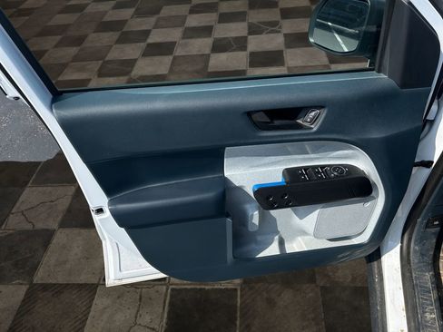 Used 2025 Ford Maverick XLT FWD image 18