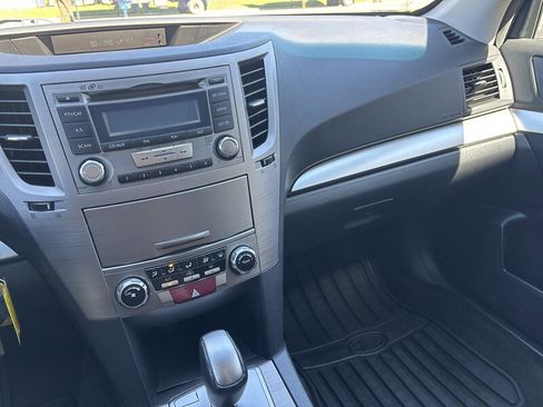 Used 2013 Subaru Outback 2.5i Premium AWD/4WD image 47