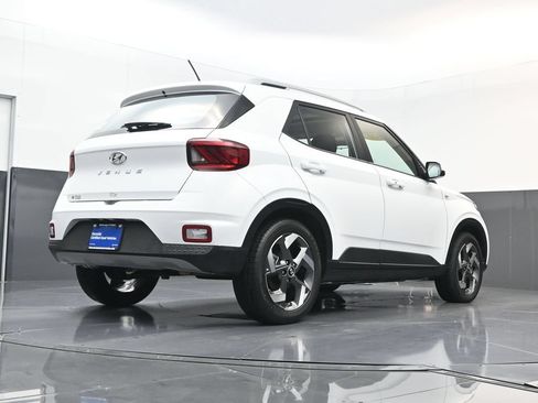 Certified 2026 Hyundai Venue SEL FWD image 25