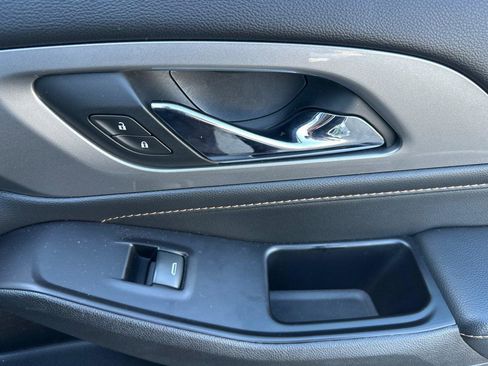 Used 2019 Chevrolet Traverse LT image 20