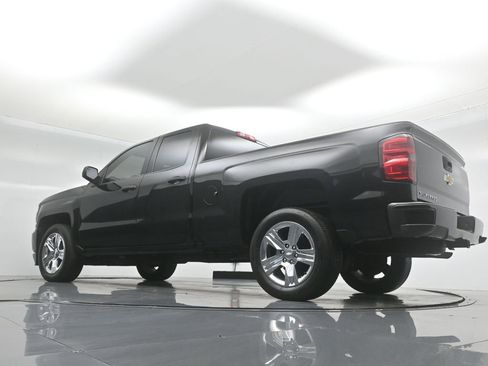 Used 2018 Chevrolet Silverado 1500 Custom w/ Custom Value Package image 44