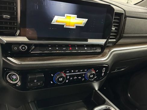 Used 2023 Chevrolet Silverado 1500 RST w/ Redline Edition AWD/4WD image 20