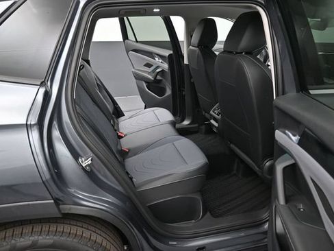 New 2026 Volkswagen Tiguan SE FWD image 13