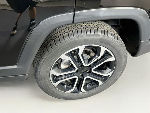Used 2023 Jeep Compass Limited w/ Sun and Sound Group AWD/4WD image 31
