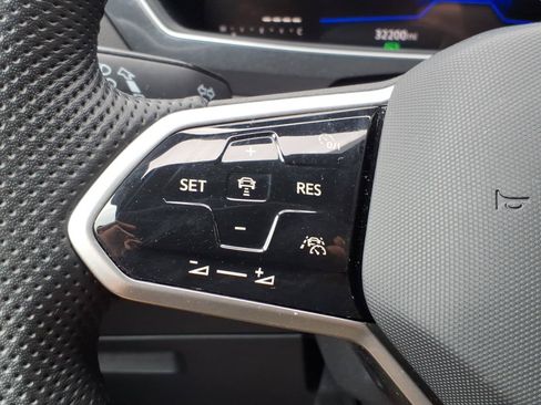 Certified 2023 Volkswagen Tiguan SE R-Line AWD/4WD image 19