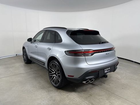 Certified 2024 Porsche Macan AWD/4WD image 3