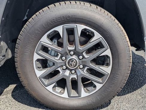 Used 2024 Toyota Tundra Limited AWD/4WD image 11