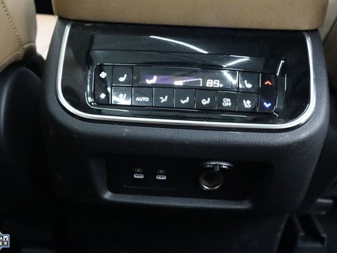 Used 2025 INFINITI QX80 Sensory image 31