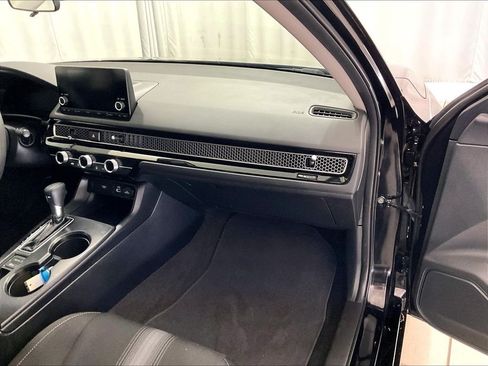 Used 2023 Honda Civic LX image 13