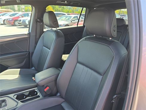 Used 2022 Volkswagen Tiguan SE R-Line FWD image 20