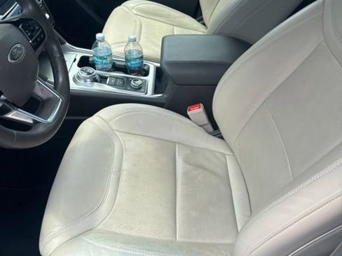 Used 2022 Ford Explorer Platinum w/ Equipment Group 601A AWD/4WD image 4