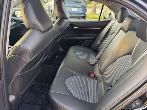 Used 2023 Toyota Camry SE image 12