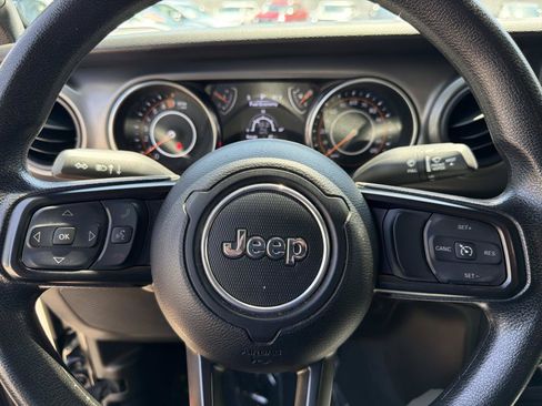Used 2022 Jeep Wrangler Unlimited Sport AWD/4WD image 19