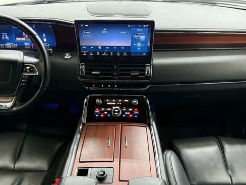 Used 2023 Lincoln Navigator L Standard Sport Utility 4D image 25