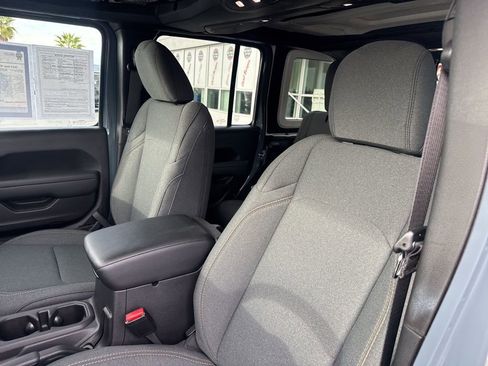 Used 2024 Jeep Wrangler Sport S image 15