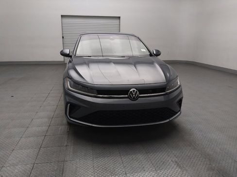 Used 2025 Volkswagen Jetta SE FWD image 14