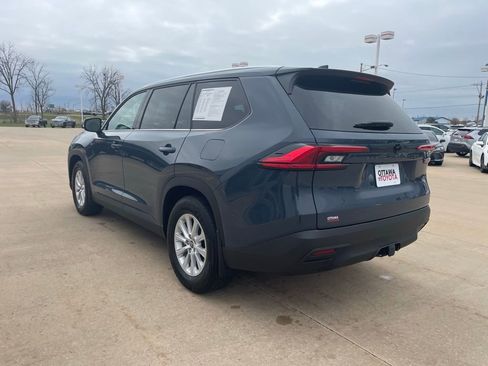 Used 2024 Toyota Grand Highlander XLE image 7