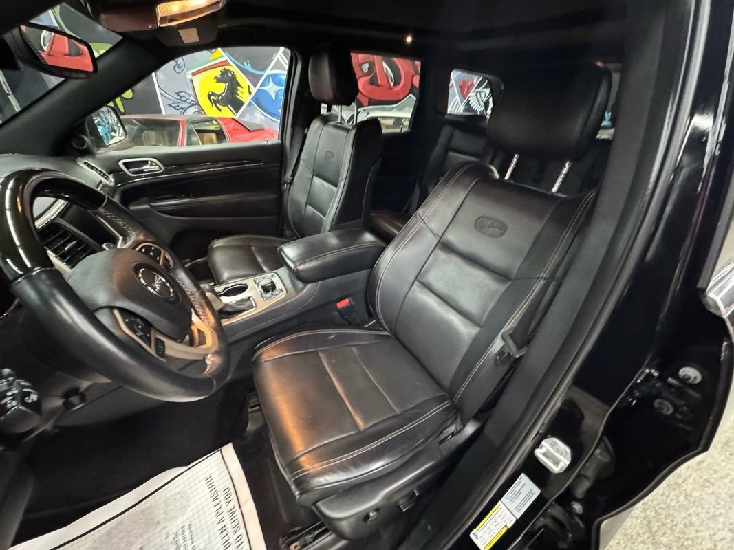 Used 2017 Jeep Grand Cherokee Overland AWD/4WD image 11