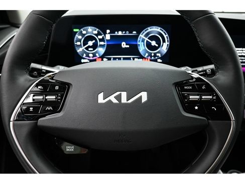 New 2026 Kia Niro Wind w/ Wind Preserve Package FWD image 19
