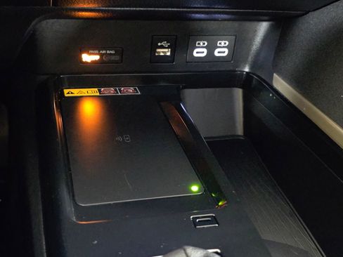 Used 2025 Toyota Camry LE image 33