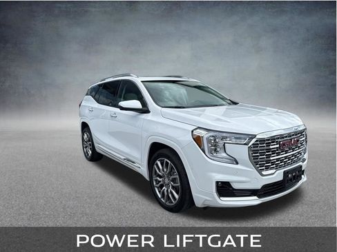 Used 2024 GMC Terrain Denali w/ Denali Premium Package AWD/4WD image 8
