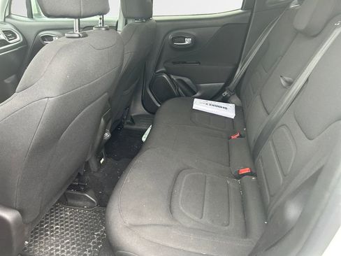 Certified 2021 Jeep Renegade Latitude w/ Convenience Group AWD/4WD image 14