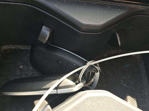 Used 2025 Nissan Pathfinder SL image 24