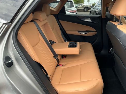 Used 2025 Lexus NX 250 FWD image 18