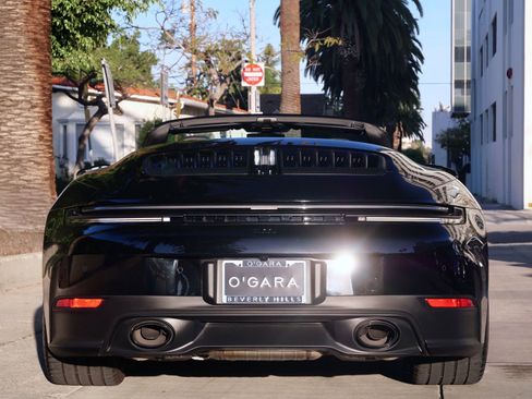 Used 2025 Porsche 911 Carrera image 9