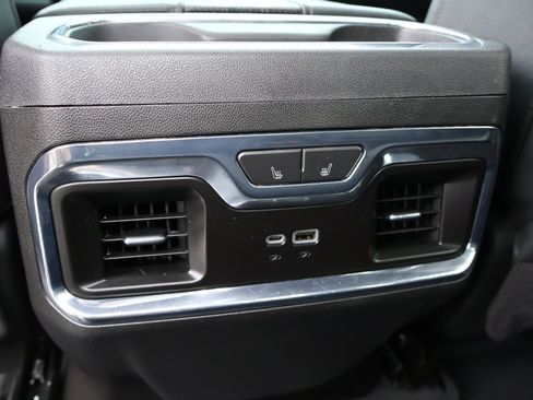 Used 2023 Chevrolet Silverado 1500 High Country w/ High Country Premium Package AWD/4WD image 28