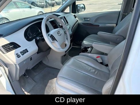 Used 2013 Toyota Sienna XLE w/ Entertainment Pkg AWD/4WD image 9
