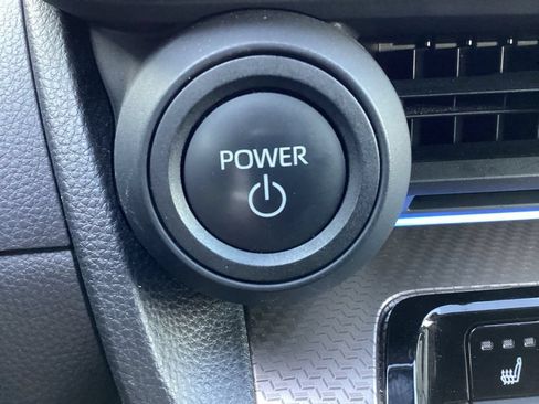 Used 2024 Toyota Prius XLE AWD/4WD image 18