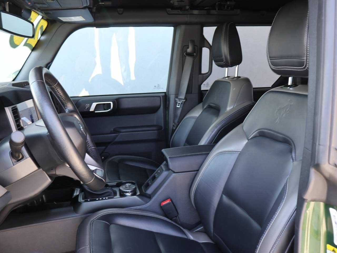 Used 2025 Ford Bronco Outer Banks AWD/4WD image 8