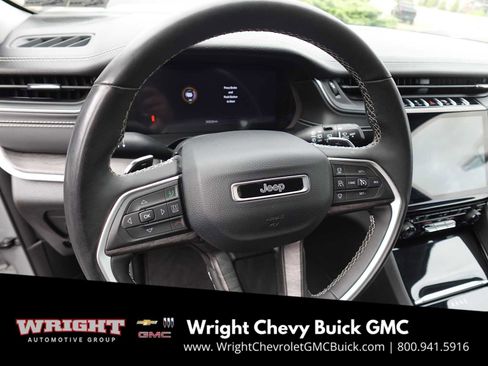 Used 2023 Jeep Grand Cherokee Limited image 11