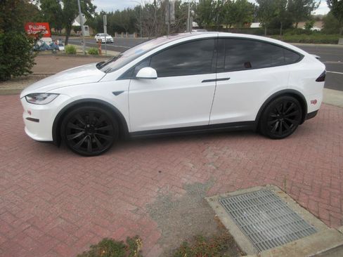 Used 2022 Tesla Model X AWD/4WD image 3