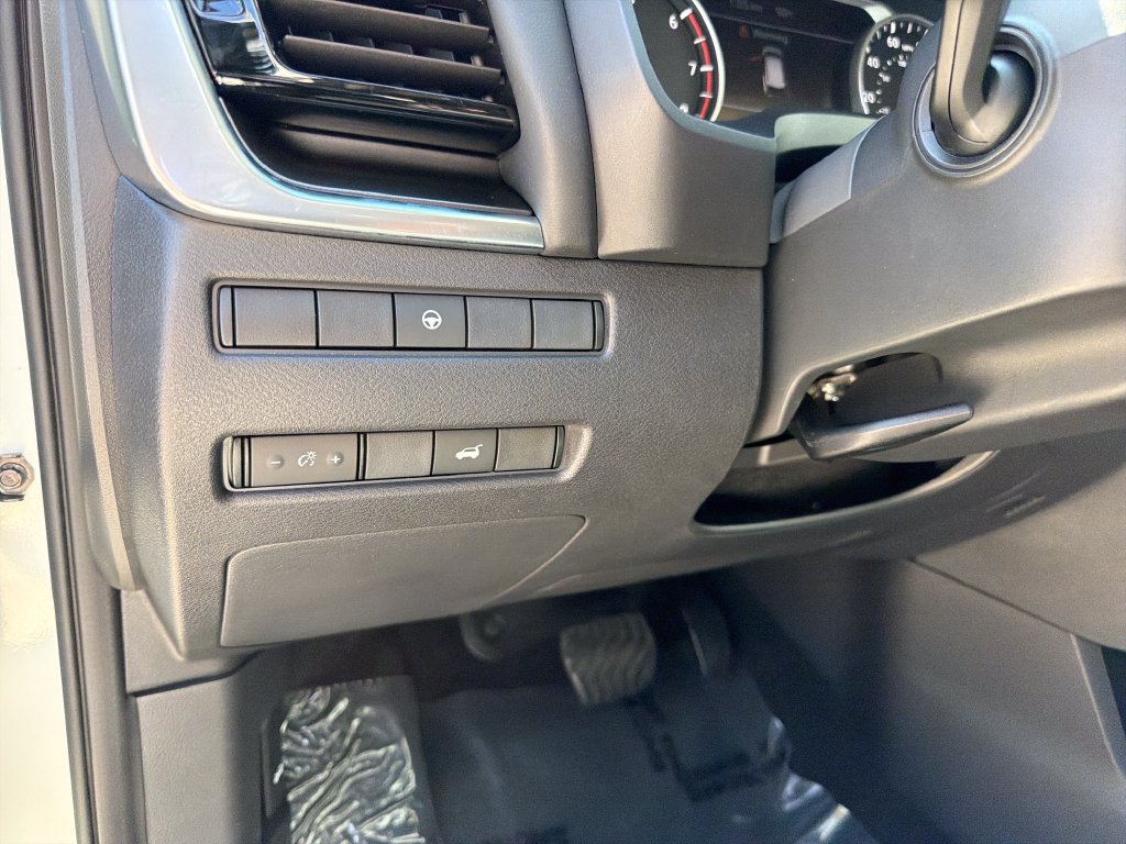 Used 2021 Nissan Rogue SV w/ Premium Package FWD image 20