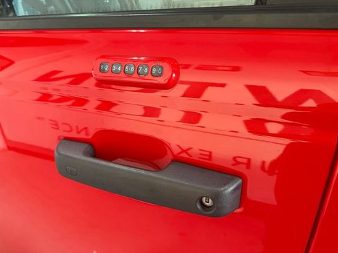 Used 2022 Ford Bronco Wildtrak AWD/4WD image 3