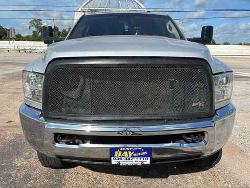 Used 2018 RAM 2500 Tradesman w/ Chrome Appearance Group AWD/4WD image 9